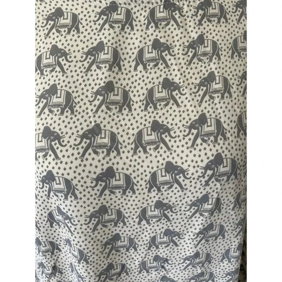 MIX 41 Hawthorn Womens Top Blouse Large Elephants Roll Tab Boho Animals Gray - Picture 3 of 10